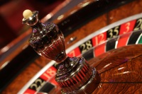 Hollywood casino lawrenceburg pokerrum, 7 kungliga kasino